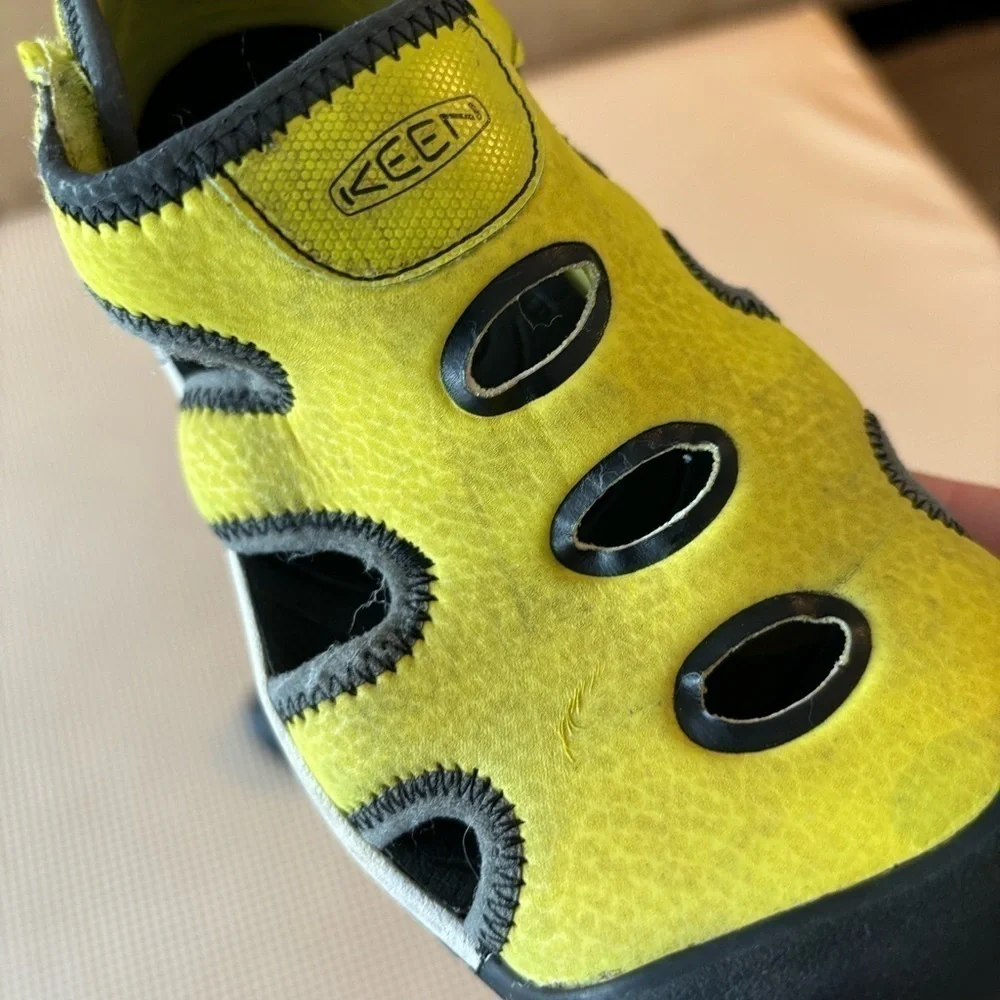 KEEN STINGRAY Water Sandals Shoes Big Kids‎ Size 2